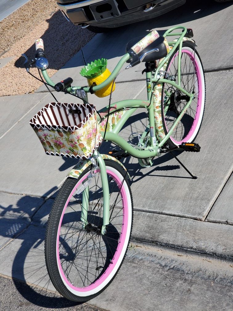 Margaritaville 26 pineapple women's cruiser hotsell