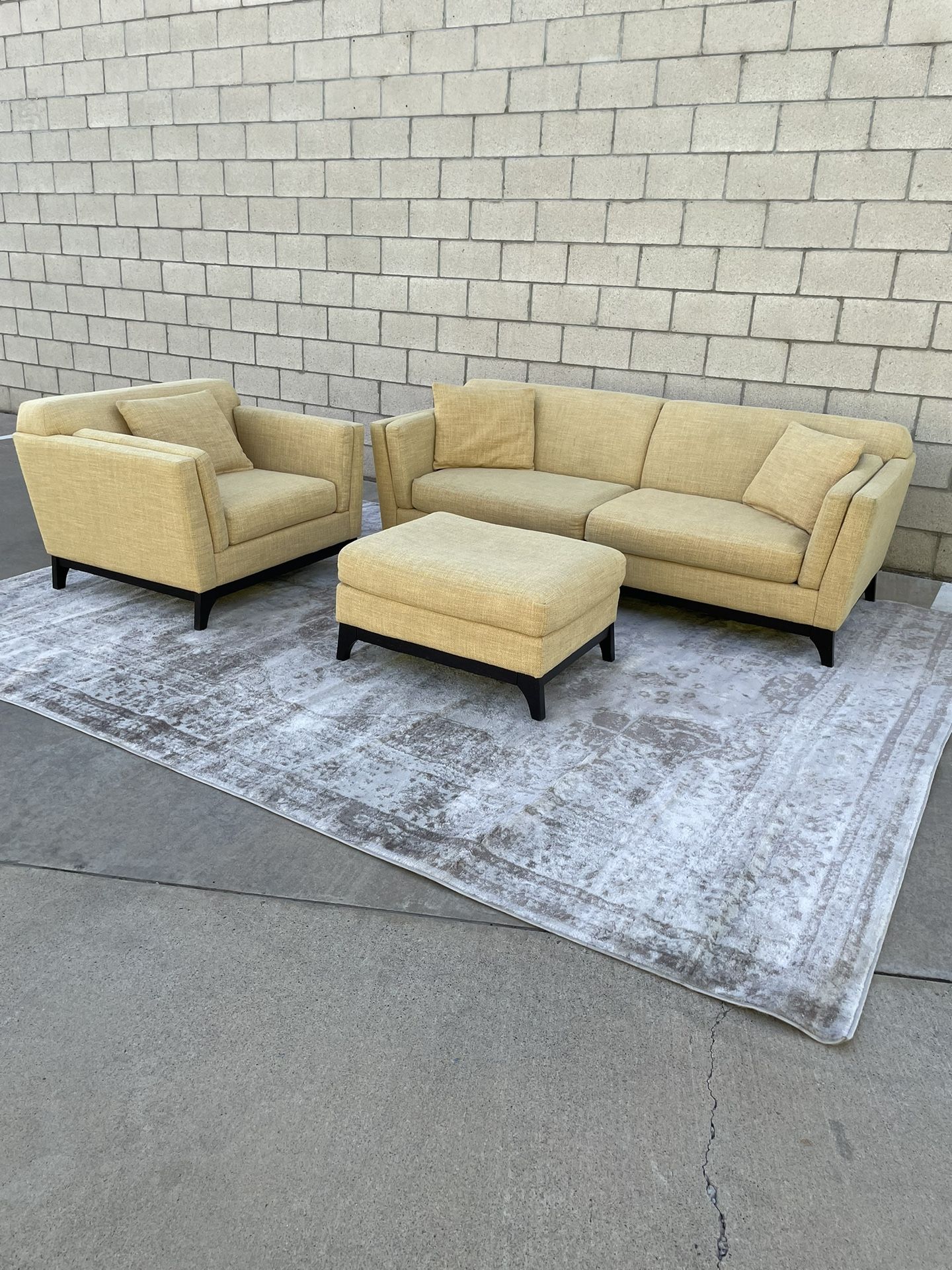 *Free Delivery* Modern Couch Sofa Chair Ottoman Set