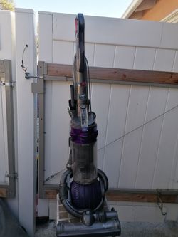 Like new Dyson Ball DC24 in great working condition for Sale in