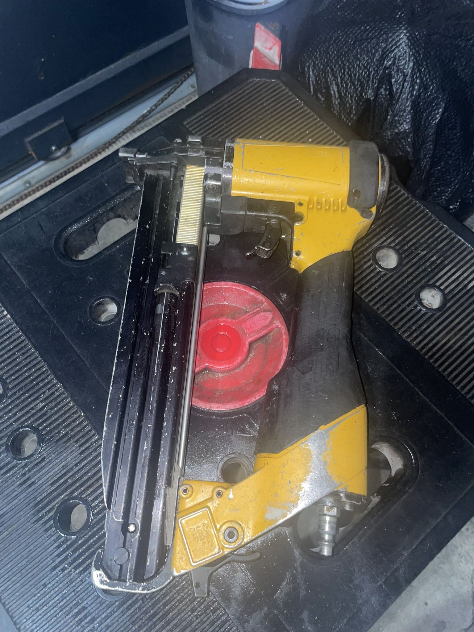 Bostitch 1 Inch Wide Crown Stapler