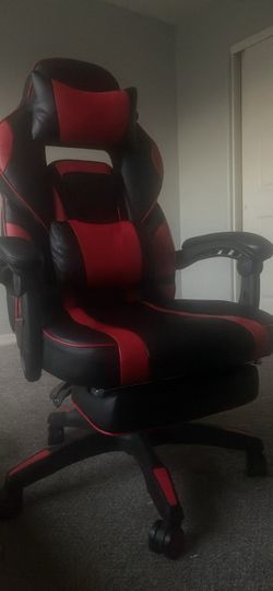 Black and Red Gaming Chair with Footrest