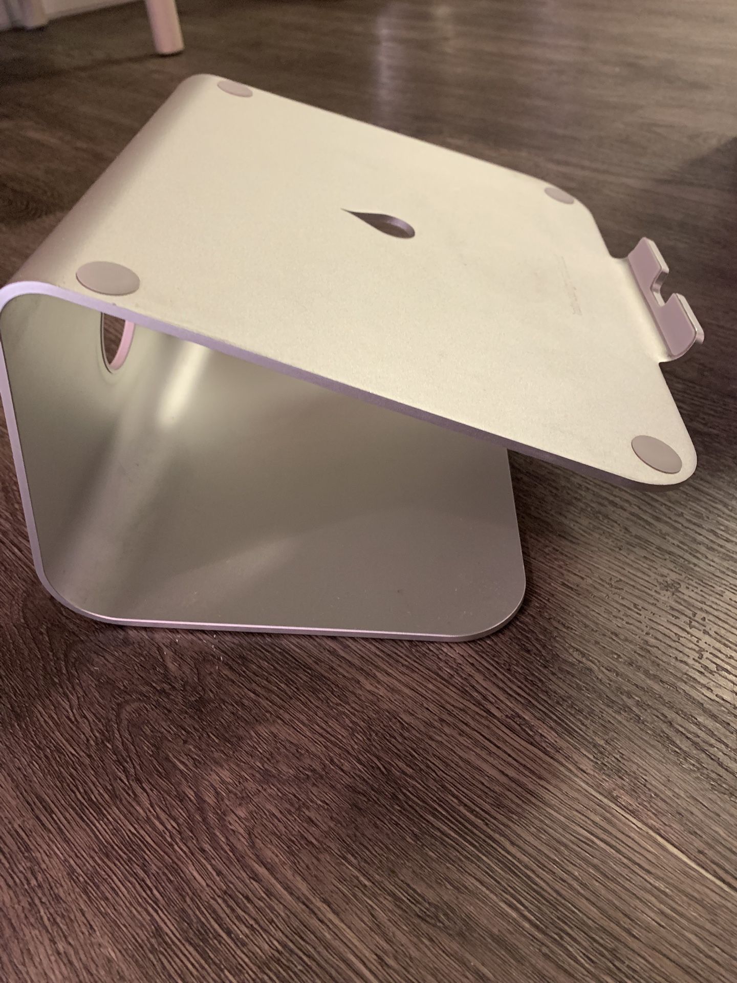 Rain Design mStand Laptop Stand – Aluminum