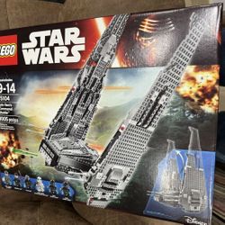 Lego Set 75104 Kylo Ren’s Ship