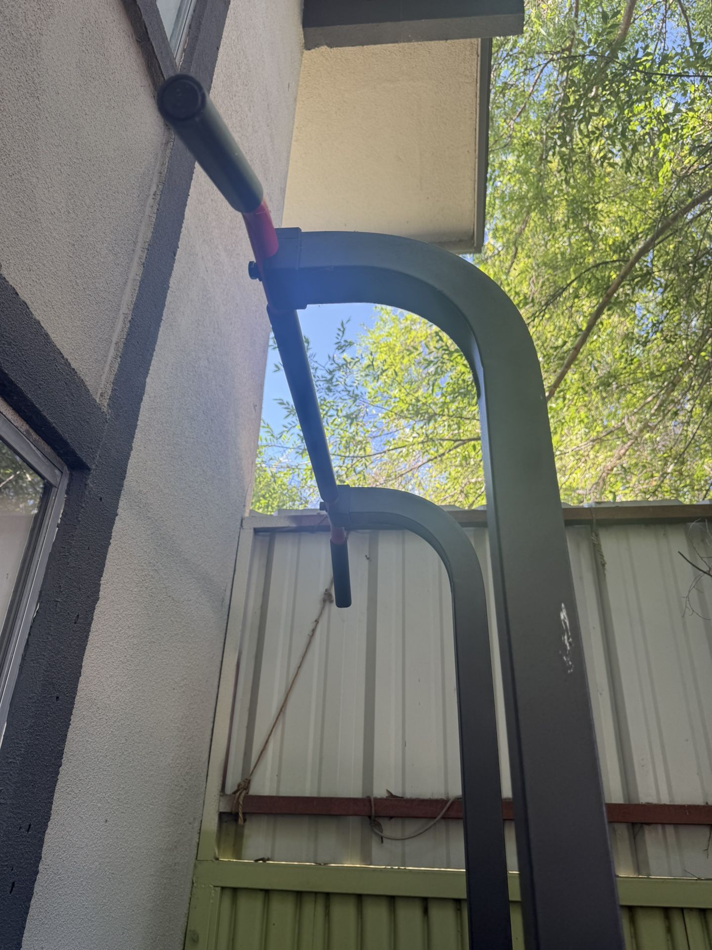 Pull Up Bar And Dip