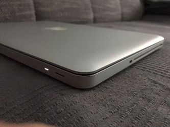 13.3" Apple MacBook Pro Retina  ( A1278 ) i7 Chip & 512GB SSD $60 as is