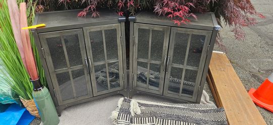 Metal storage cabinet set