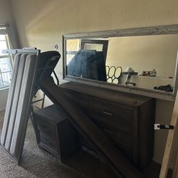 Queen Size Bed Room Set 