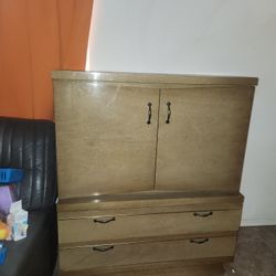Dresser Chest 