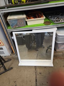 Vanity mirror