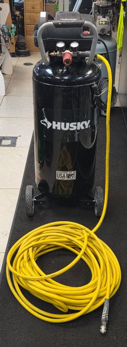Like New Husky 20 gallon 200 psi oil free Vertical Air Compressor with 200 ft hose