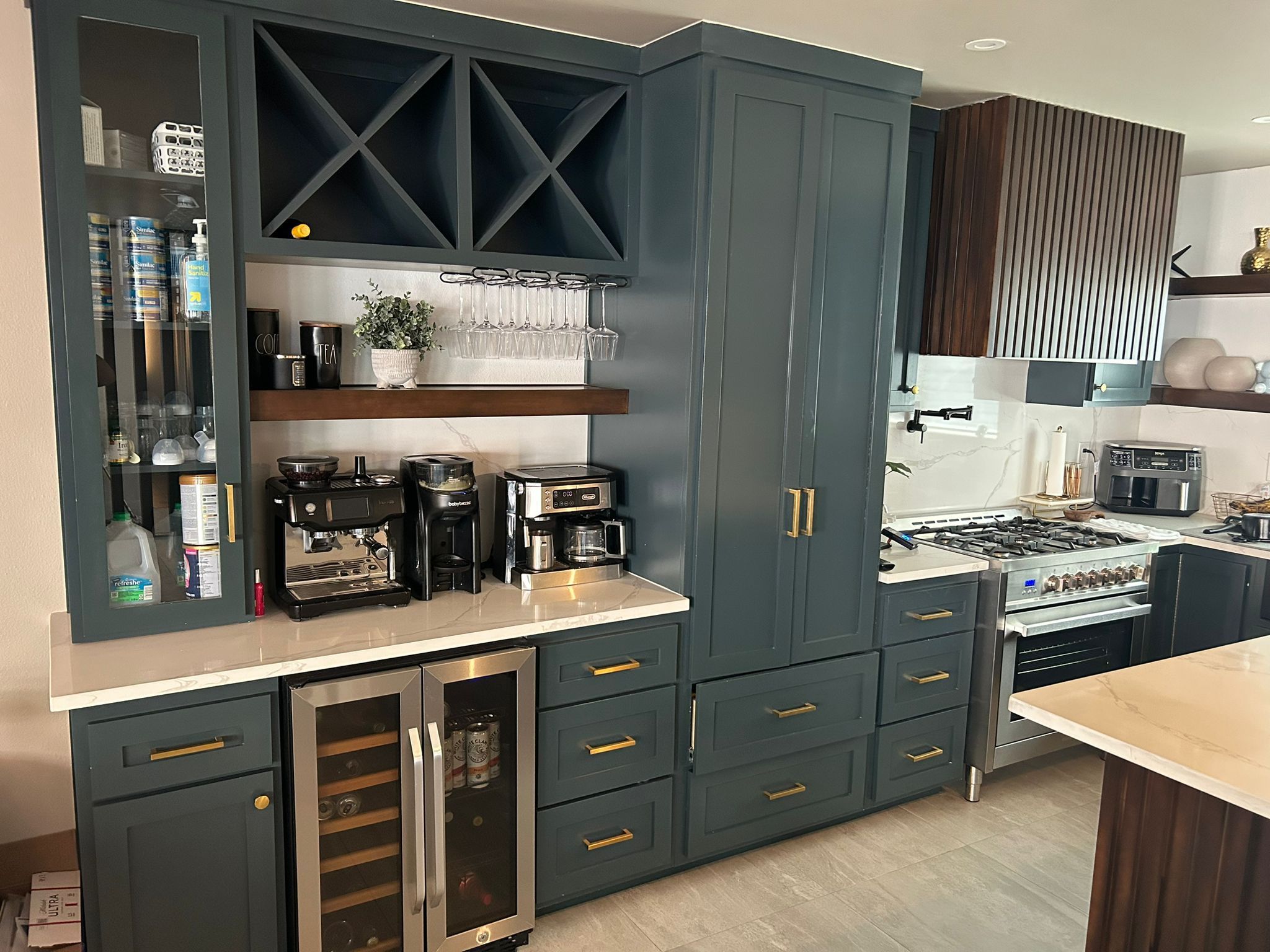 Gabinets Granite & Quartz