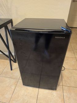 Insignia Mini Refrigerator – 32" Tall (No Freezer