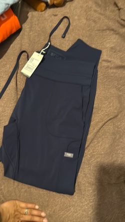 New women’s FIGS navy blue scrub bottoms XL