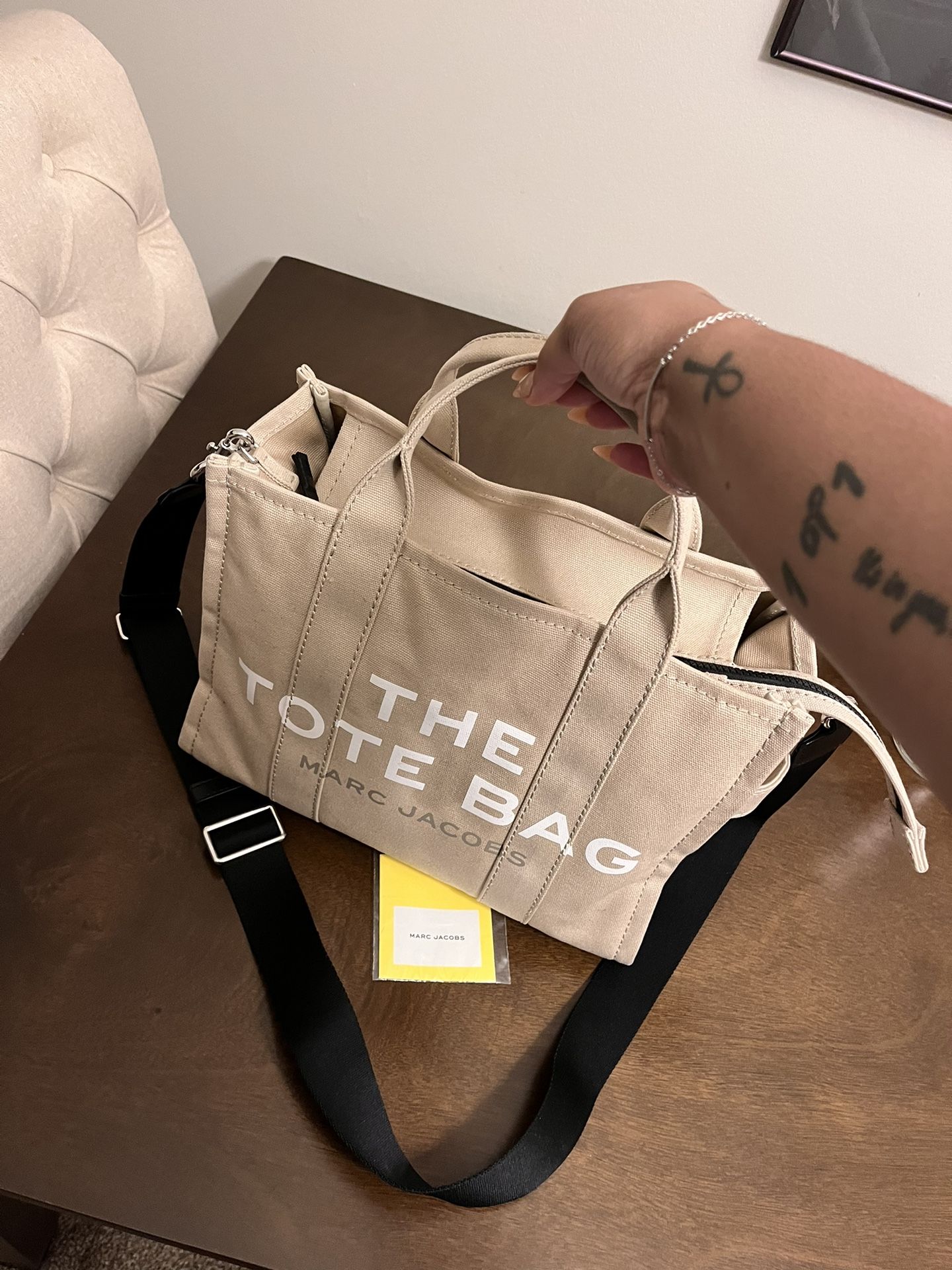 Marc Jacobs The Tote Bag Medium ( Included Free Steve Madden Wallet)