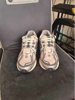 New Balance 1906 "Silver Metallic/Pink Granite"