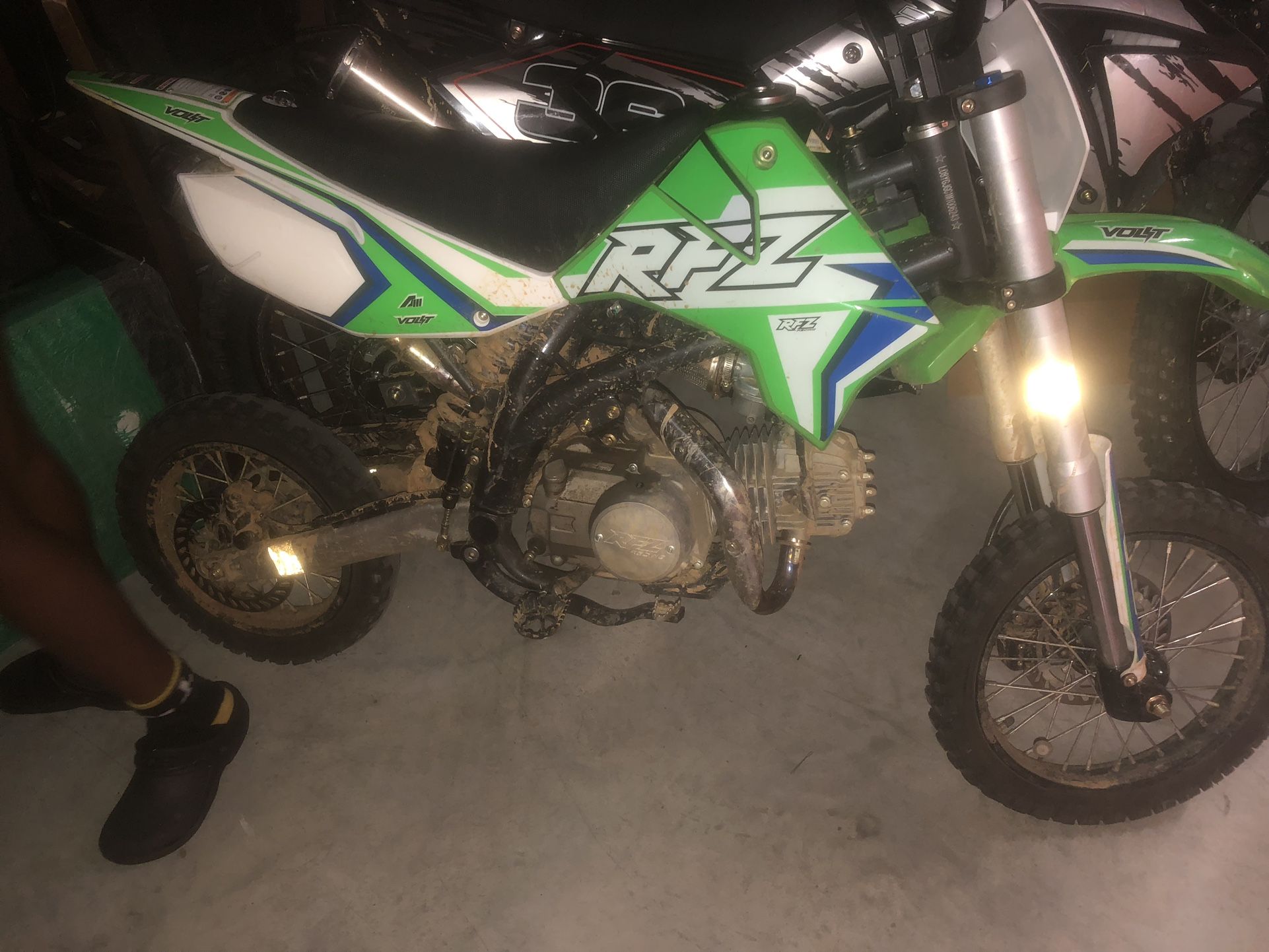 Apollo 125cc SemiAuto Dirtbike