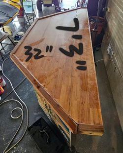 Tiki bar top - stools- divider