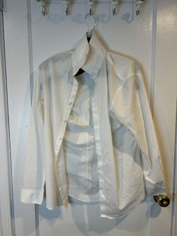 Men’s White Button-Down Shirt – Medium – Clean & Versatile – Hawthorne NJ