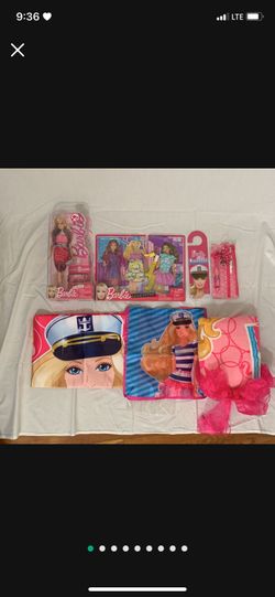 New Toys - Barbie Captain Set 7 Pieces - Barbie Doll - Barbie Fashionista Set - Barbie Blanket  - Barbie Pillow Case - Barbie Toothbrush Set - Door Si