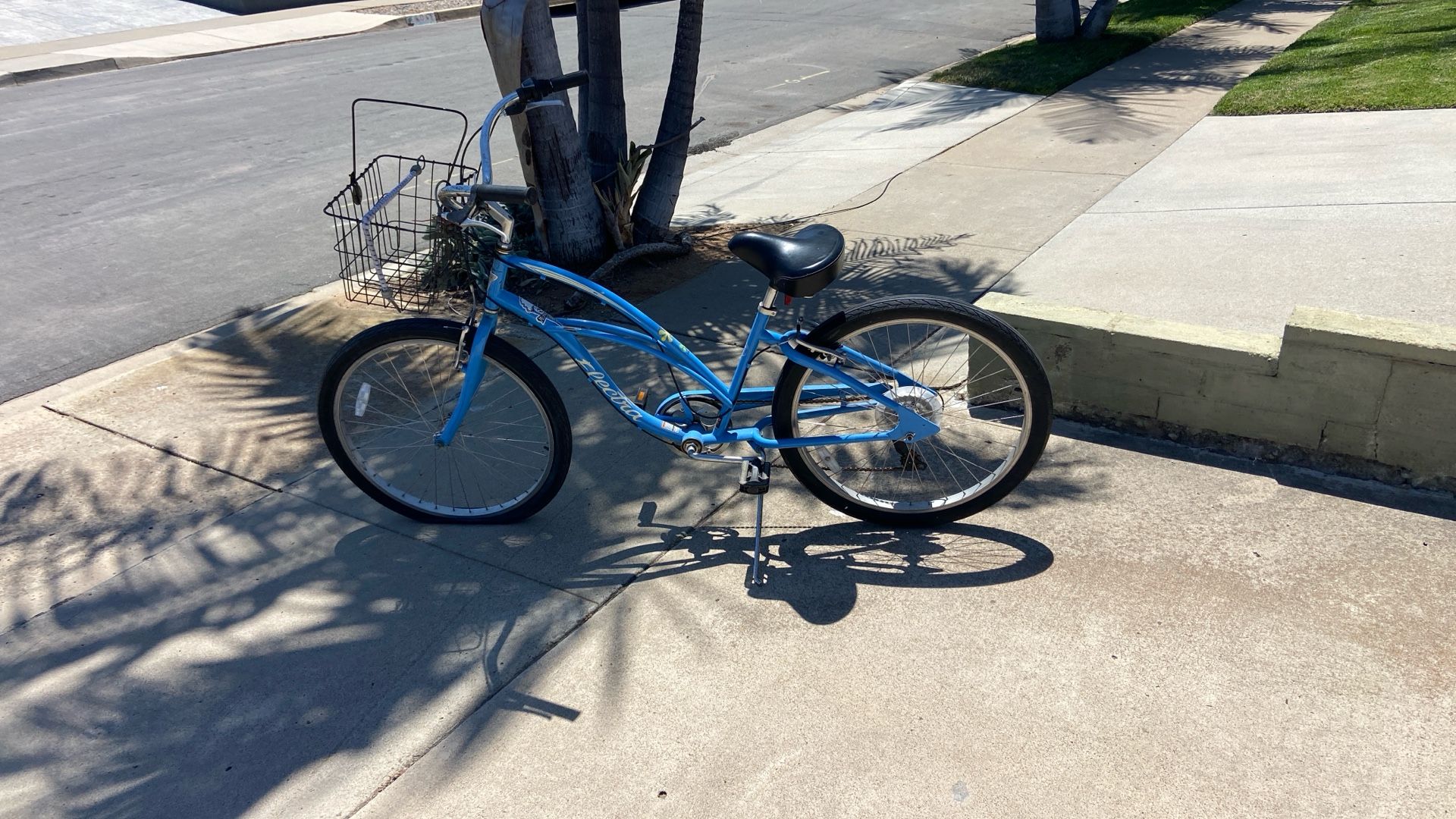 5 Speed Beach Cruiser. Electra