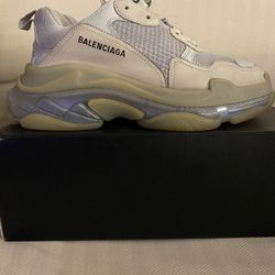 balenciaga triple s grey clear sole 