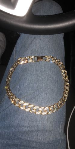 Gold chain just need it gone
