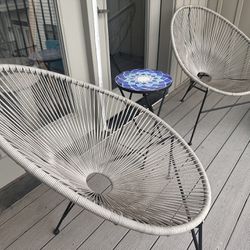 Outdoor Indoor Chairs And Table 