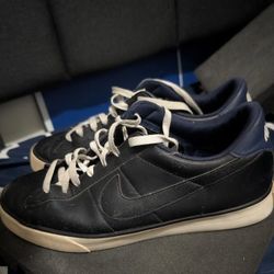 Nike Classic Sneakers - 11