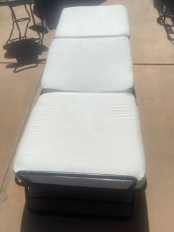 Bed- fold away guest bed