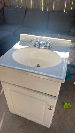 Sink vanity 18”