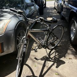 Trek 7100 Hybrid bike Aluminum Frame