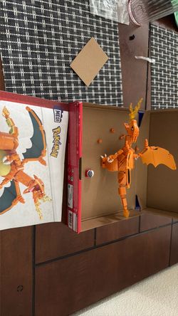 Mega Construx Pokémon Charizard Building Set