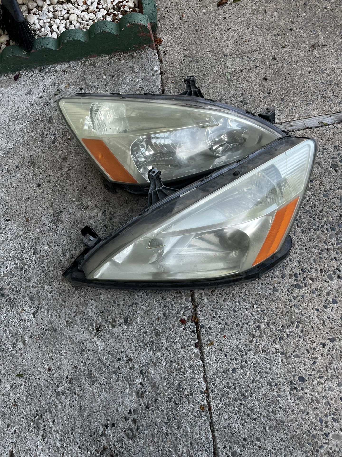 03-07 Honda Accord Headlights
