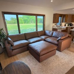 [EXCLUSIVE] Emilia 4-Piece Caramel Leather Sectional
