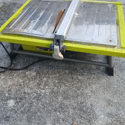 Tile Saw And Floor Tools