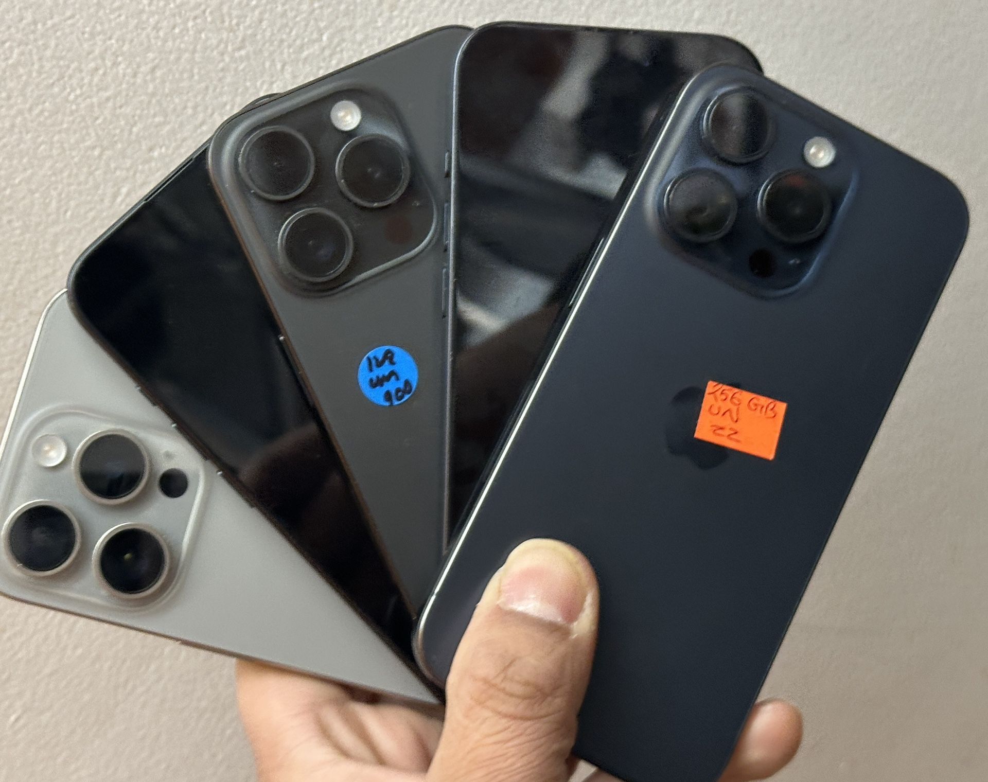 iPhone 15 Pro 128gb | Unlocked | Store Warranty | comes with cable & charger