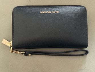 MICHAEL KORS Large Pebbled Leather Smartphone Wristlet Wallet