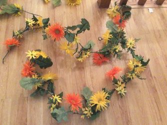 Set of 2 flower swags New $10.00 Each great for fall decorating