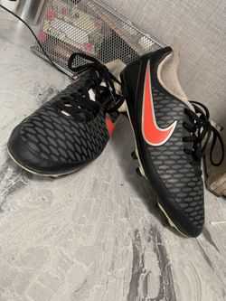 Magestic Soccer Shoes 