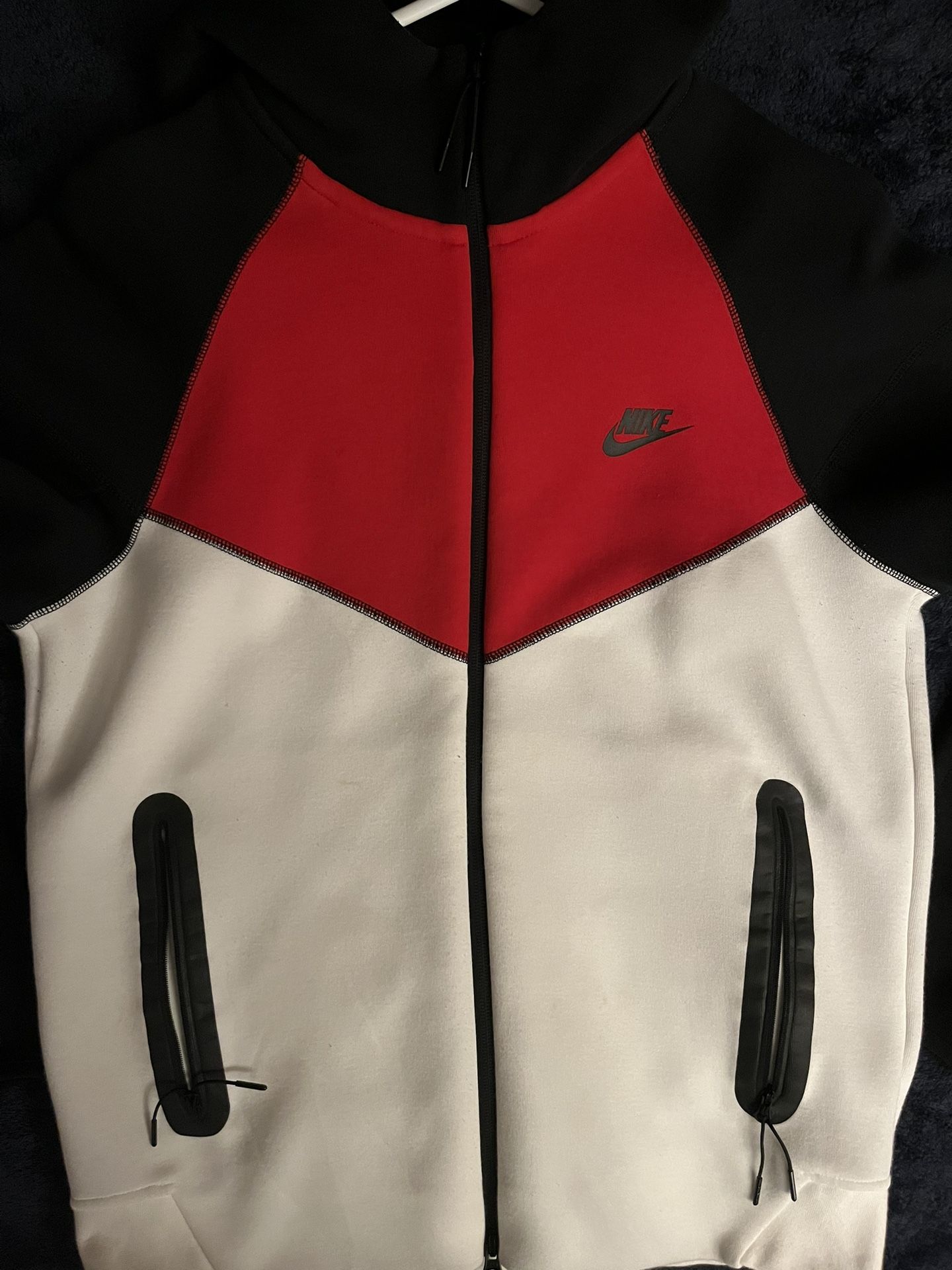 Nike Tech Fleece Hoodie (Men’s Medium)
