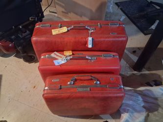 Vintage america tourister luggage