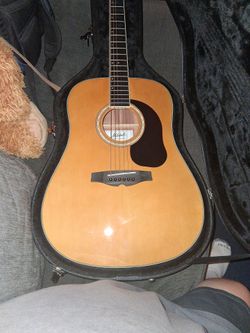 Mitchell Acustic guitar 🎸 (GUITAR CENTER EXCLUSIVE)