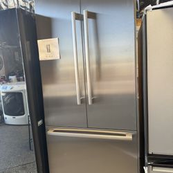 Bosch Benchmark Series 36 Inch Wide 19.4 Cu. Ft. Built in Refrigerator 