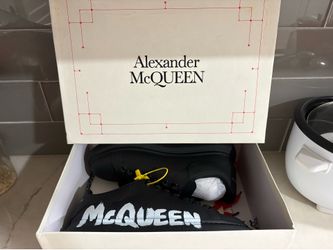 Designer sneakers- size 42