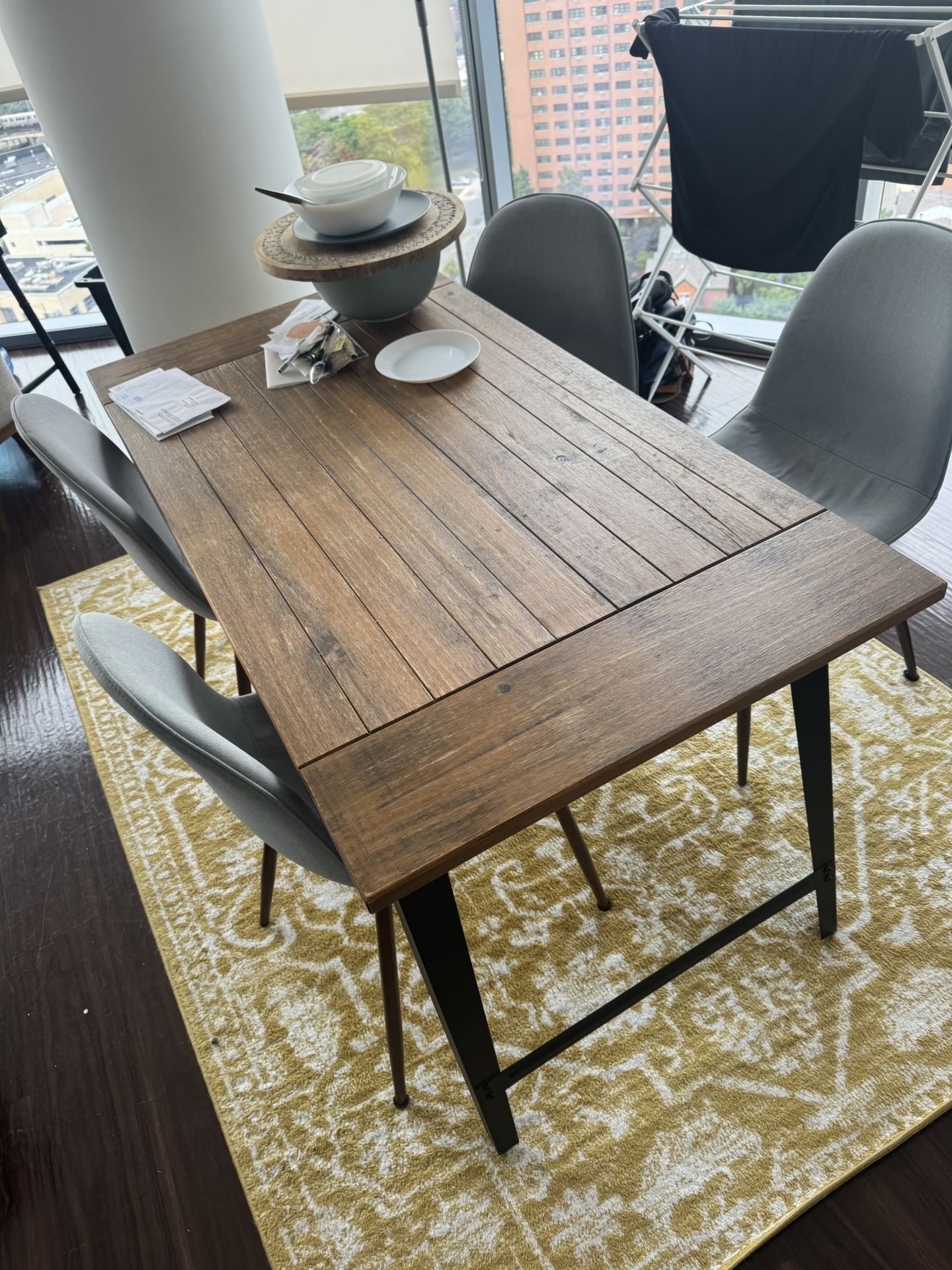 4 seater dining table