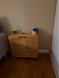 Mueble de madera por $20