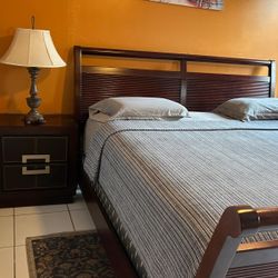 King Size Bed Frame w/ Mattress – Modern Wood Design, Perfect Condition