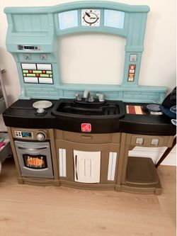 Play kitchen