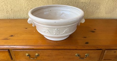 White Ceramic Planter / Macetero de Cerámica Blanco