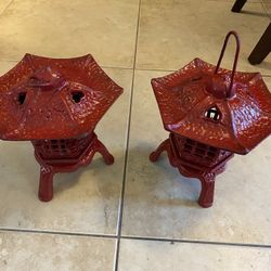2 Japanese Pagoda Garden Lanterns 